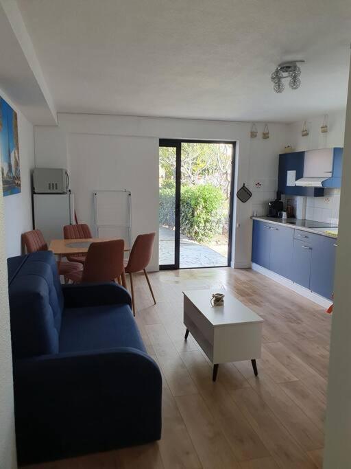 Studio Equipe Et Meuble St Cyprien Сен-Киприен Екстериор снимка