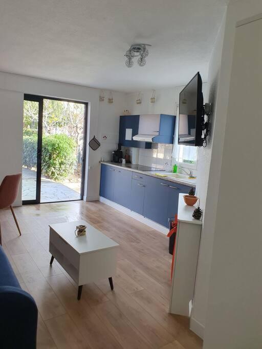 Studio Equipe Et Meuble St Cyprien Сен-Киприен Екстериор снимка